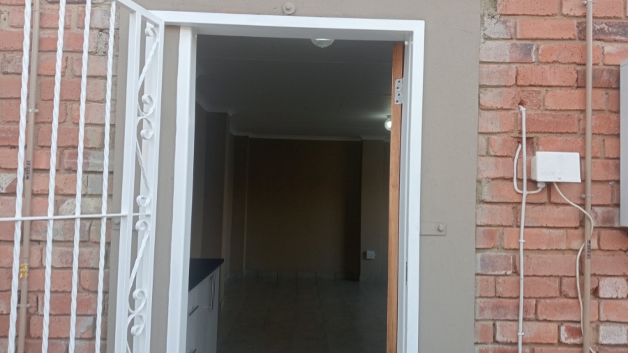 To Let 1 Bedroom Property for Rent in Potchefstroom North West